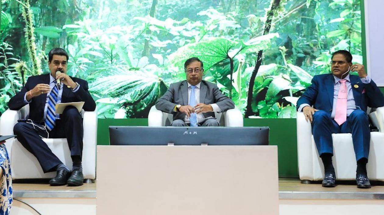 Los Presidentes Nicolás Maduro y Gustavo Petro explicando los alcances.