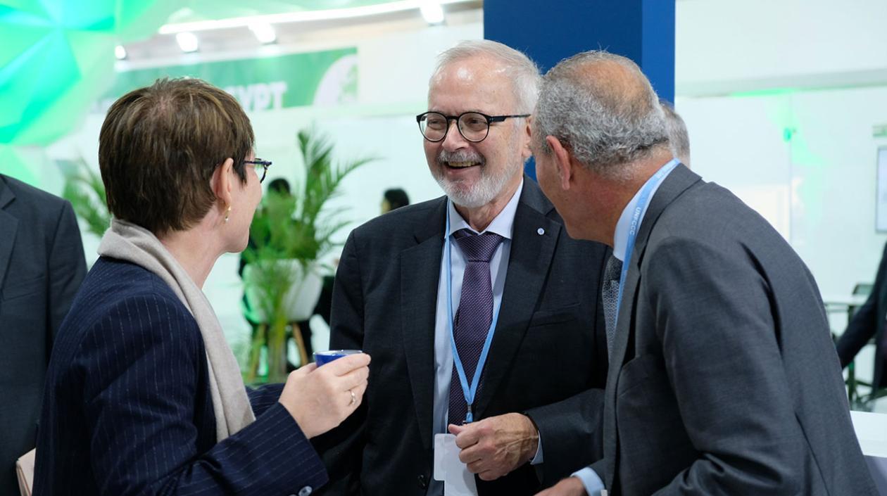 El presidente del BEI, Werner Hoyer en el COP27.