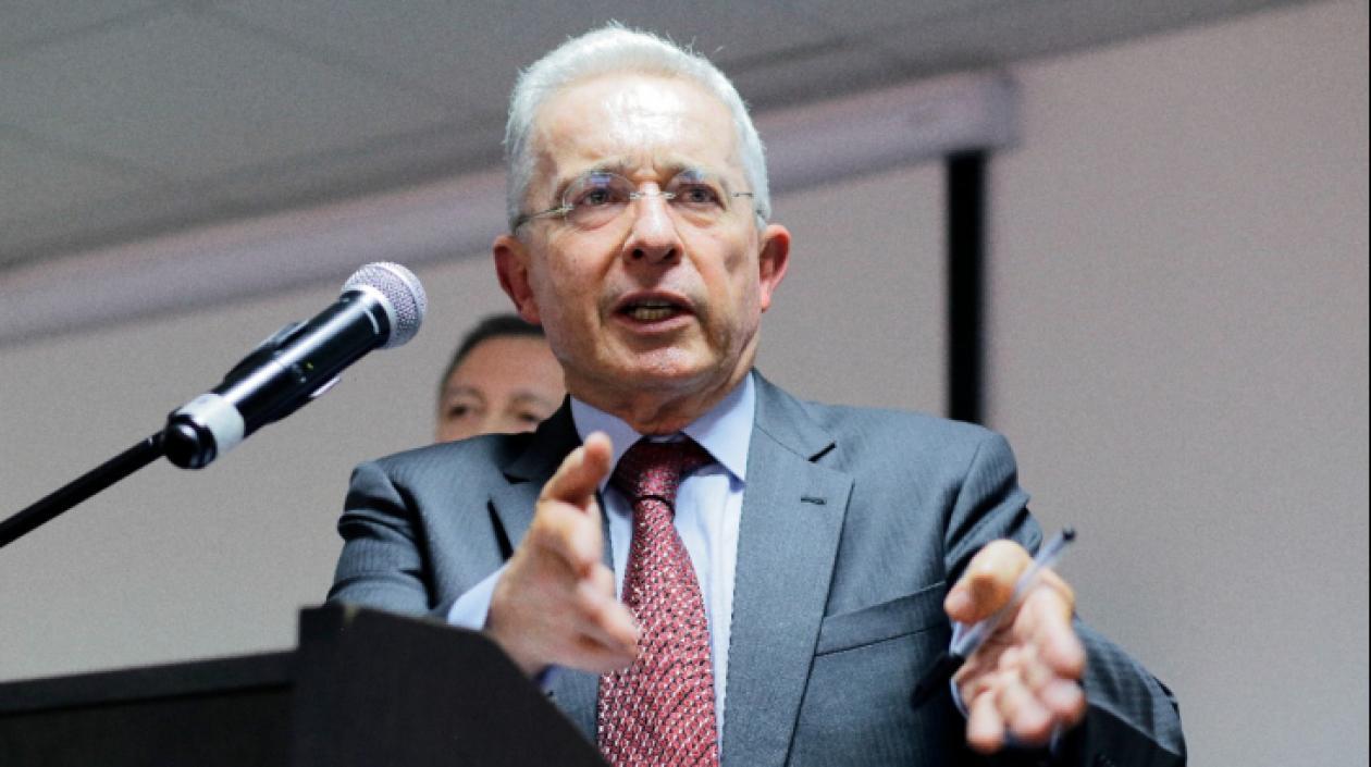 Álvaro Uribe Vélez.