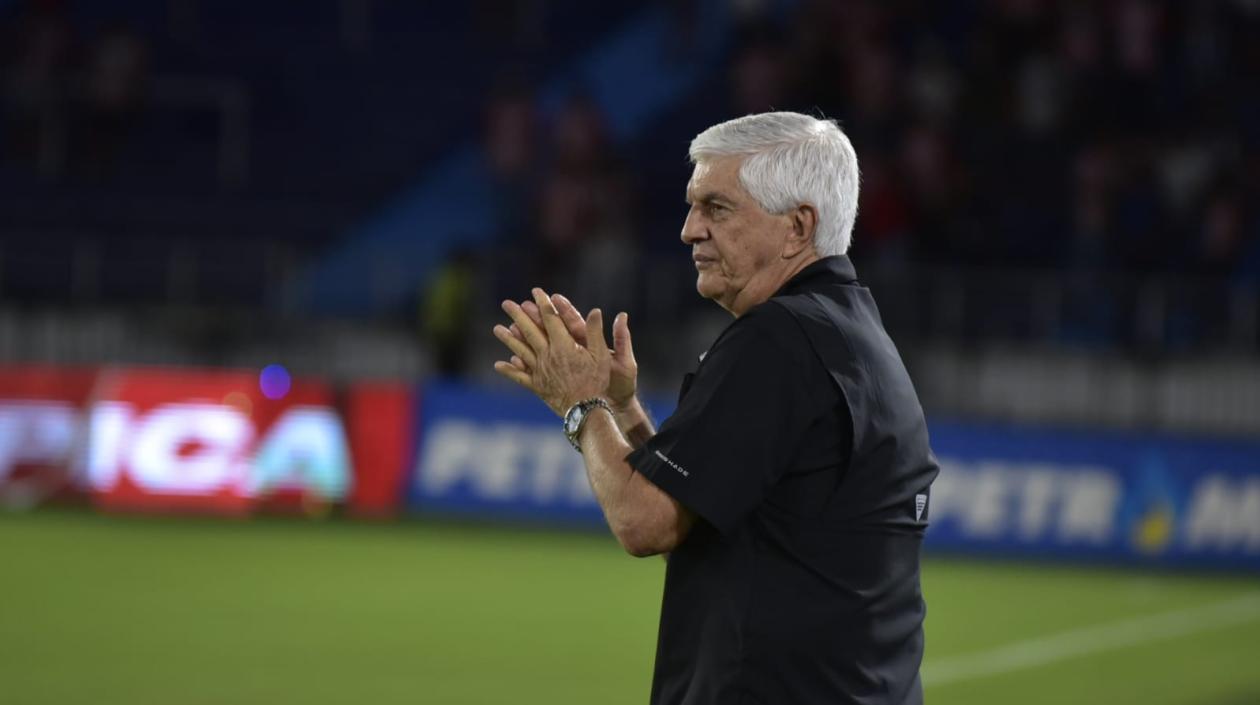 El técnico de Junior, Julio Comesaña.