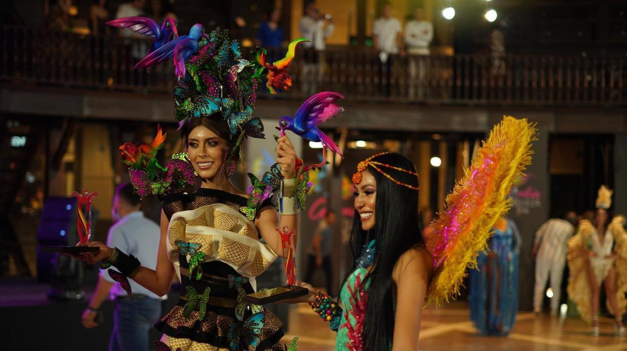 Ganadoras del traje artesanal. 