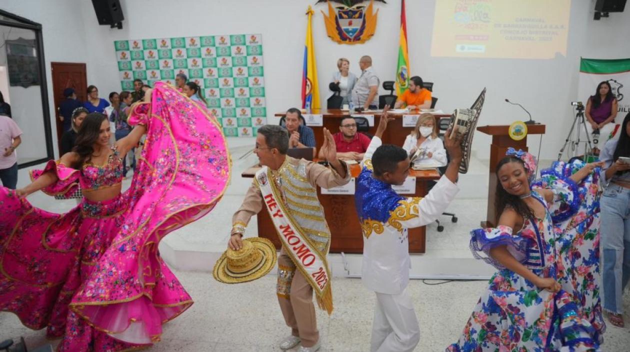 Natalia de Castro, la reina Natalia De Castro, Sebastián Guzmán, Tahiana Rentería y Diego Andrés Chelia, la comitiva real, armó la fiesta.