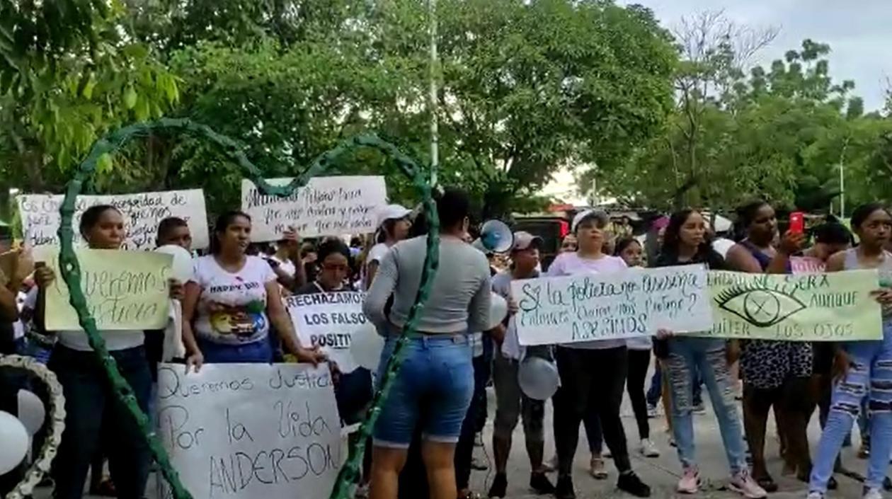 Allegados de la víctima.