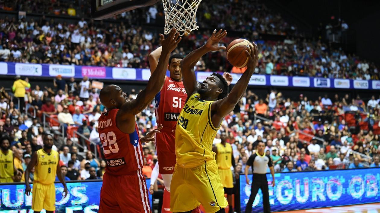 Acción del juego entre Colombia y Puerto Rico. 