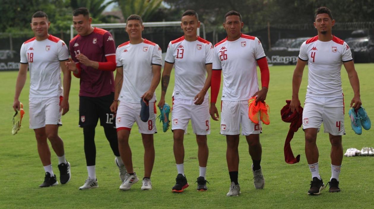 Jugadores de Santa Fe durante un entrenamiento. 
