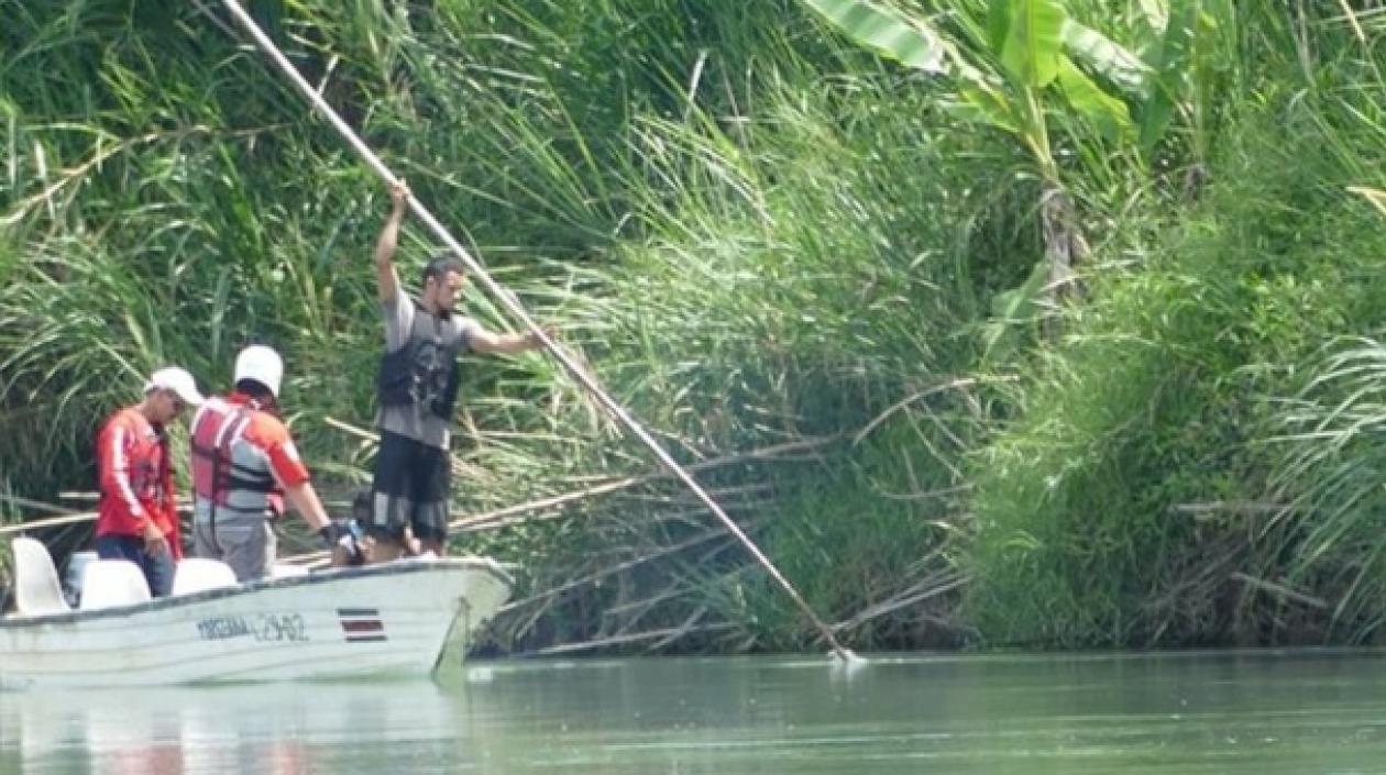 Organismos de socorro de la provincia de Limón buscan al cocodrilo.