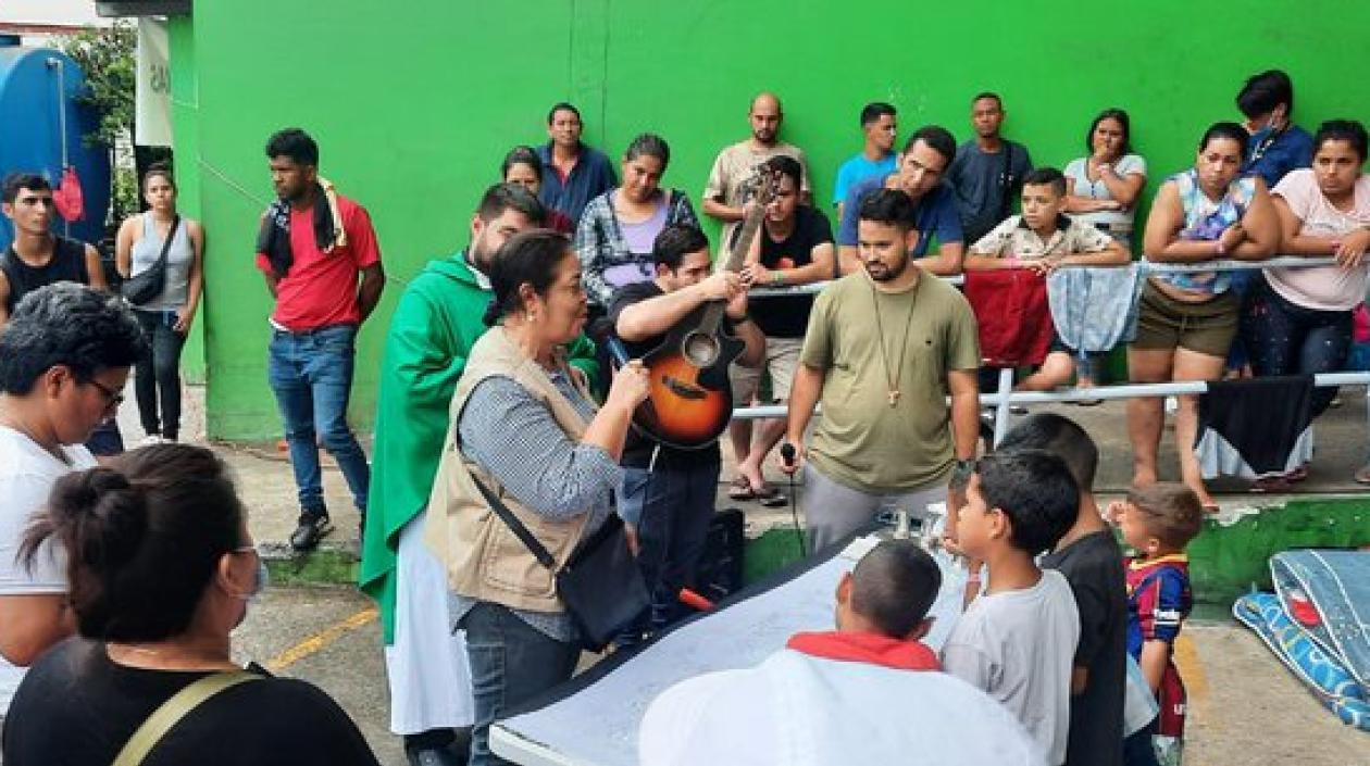 Refugiados en resguardo del Servicio Nacional de MIgración.