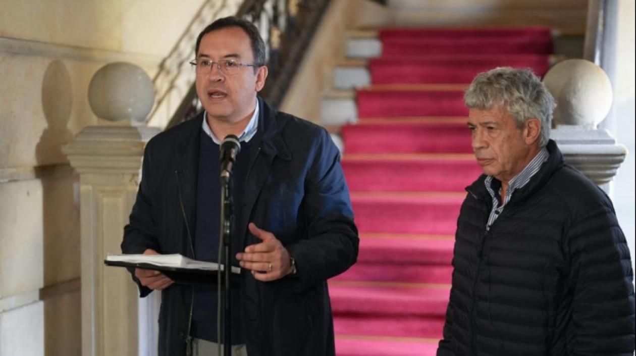 Ministro Alfonso Prada, hace el anuncio.