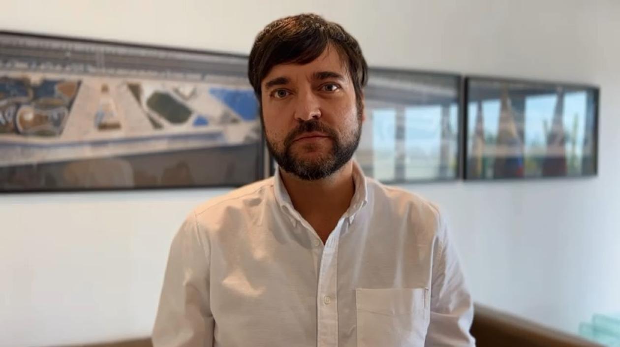 La conmina a que adquiera los equipos necesarios para que mejore la calidad del líquido que suministra a los usuarios.