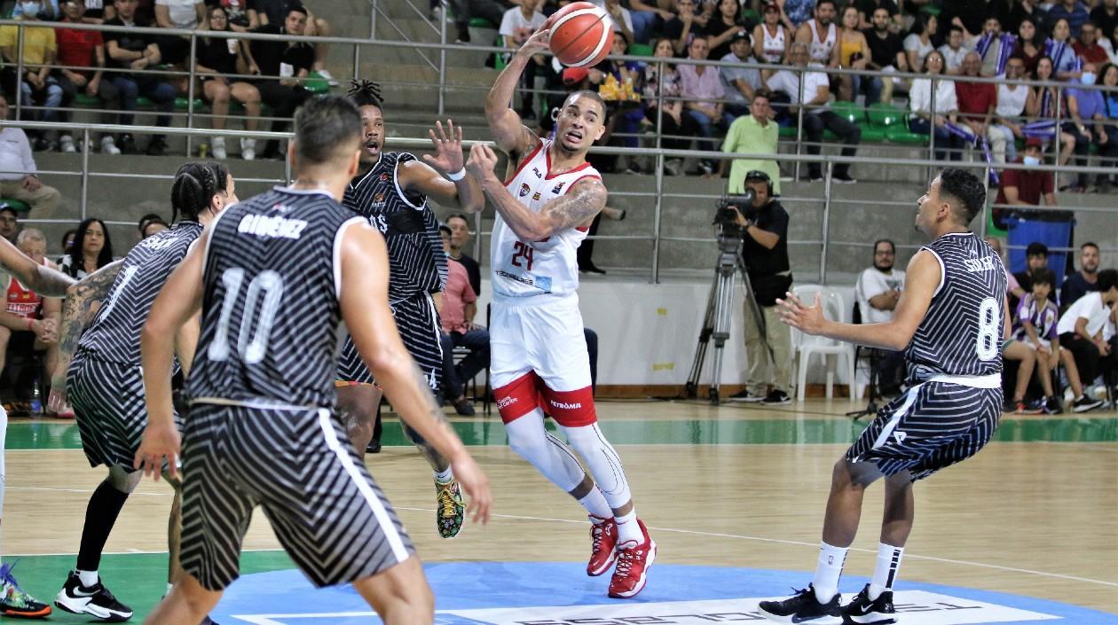 Jonathan Rodríguez, jugador de Titanes. 