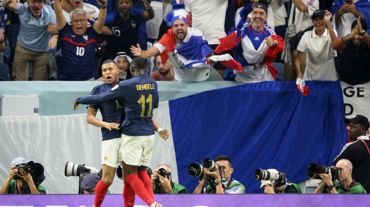 Mbappé y Dembelé celebran un gol. 