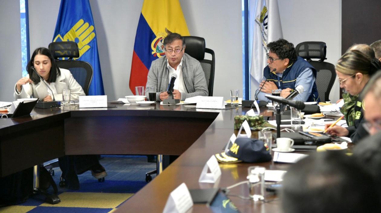 El presidente Petro y el director de la UNGRD, Javier Pava en la reunión de este martes