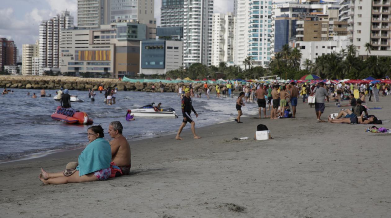 Turismo en playa de Colombia.
