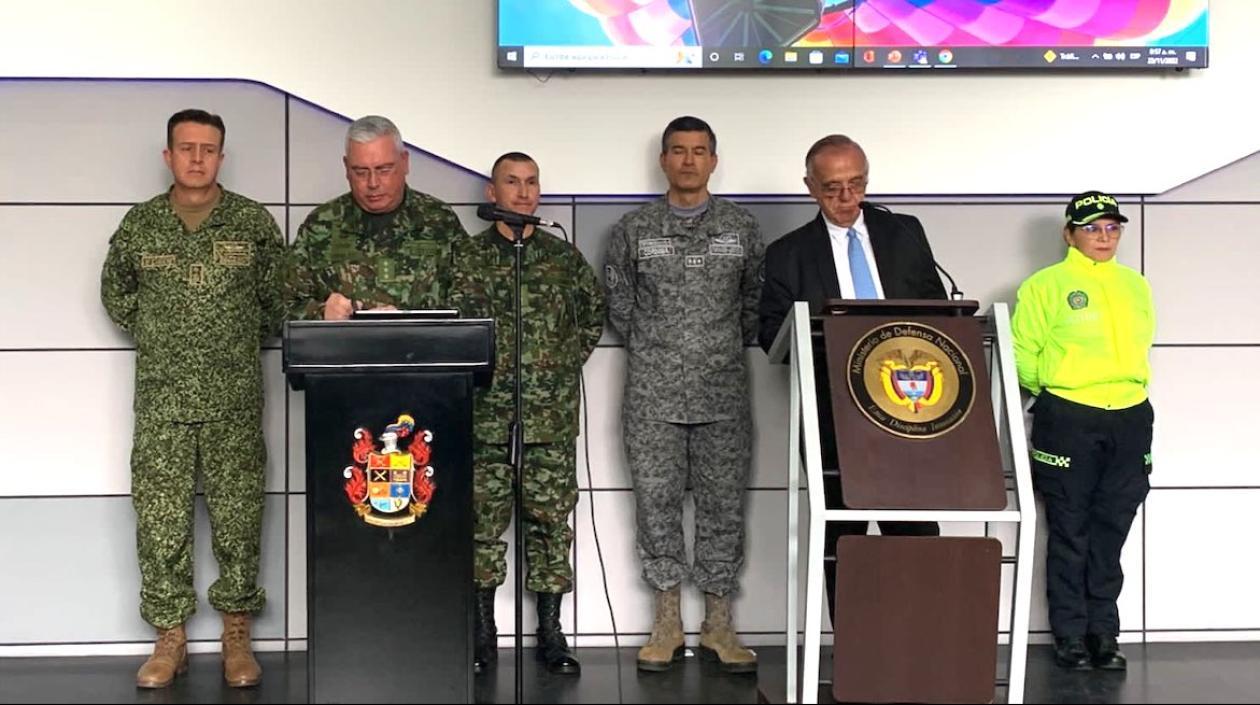 El Ministro Iván Velásquez entregando el balance de las operaciones militares.