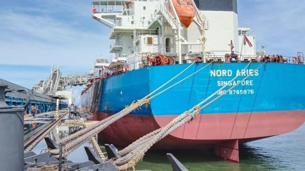 Inspección de la Dimar a un buque en Santa Marta.