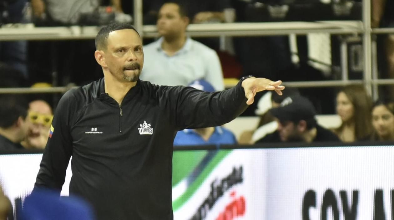 Tomás Díaz, entrenador.