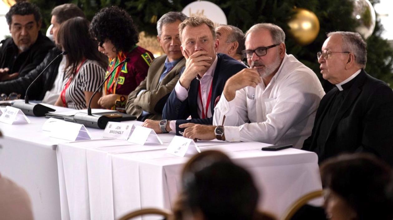 Mesa de diálogos en Caracas.