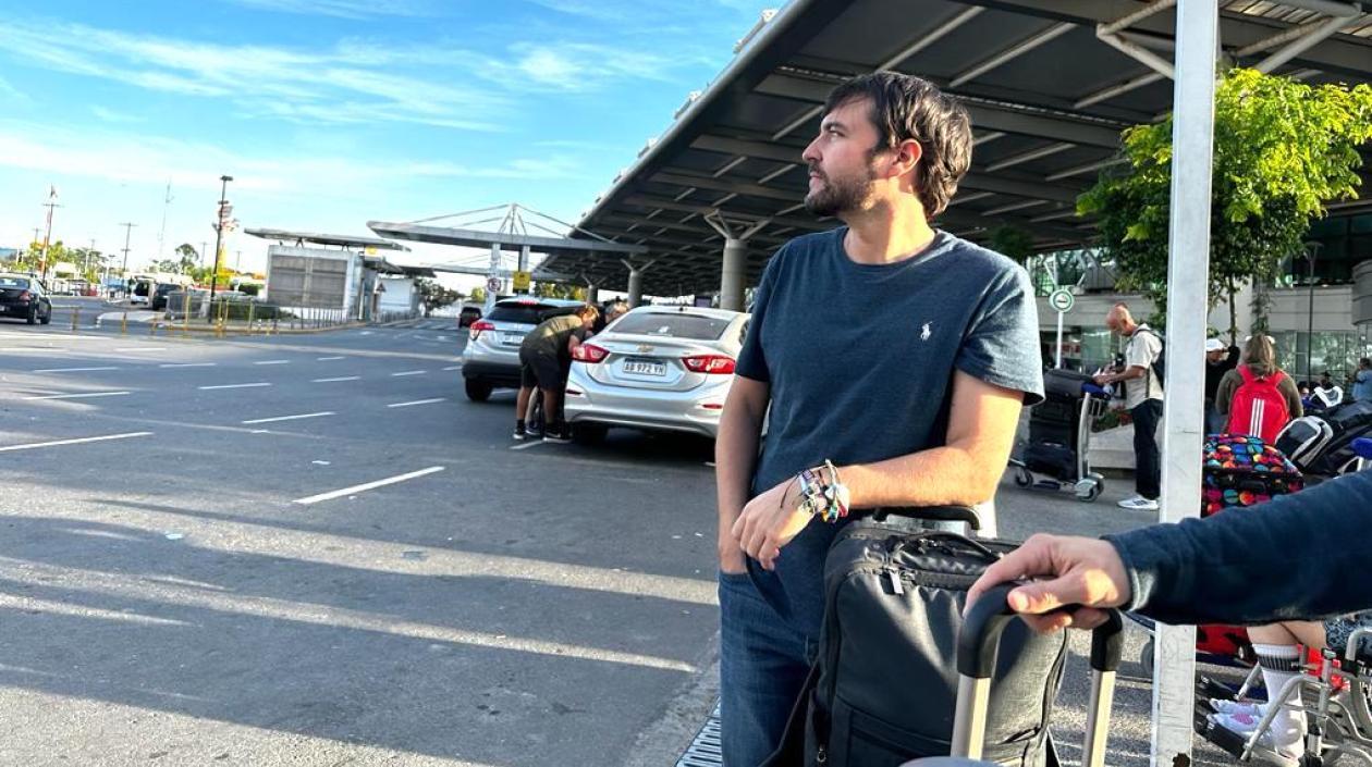 El Alcalde Jaime Pumarejo a su llegada a Argentina.