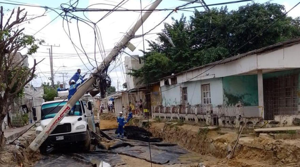 Poste caído en El Santuario