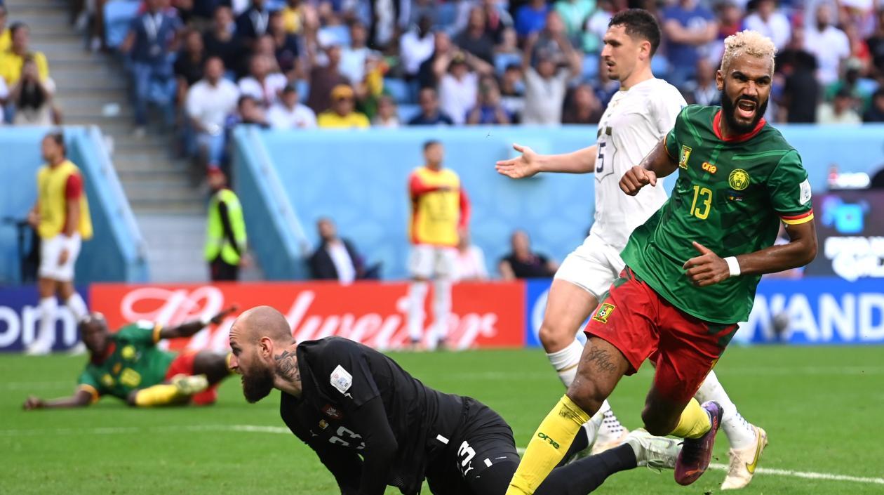 Eric Maxim Choupo-Moting marcó el 3-3 para Camerún.