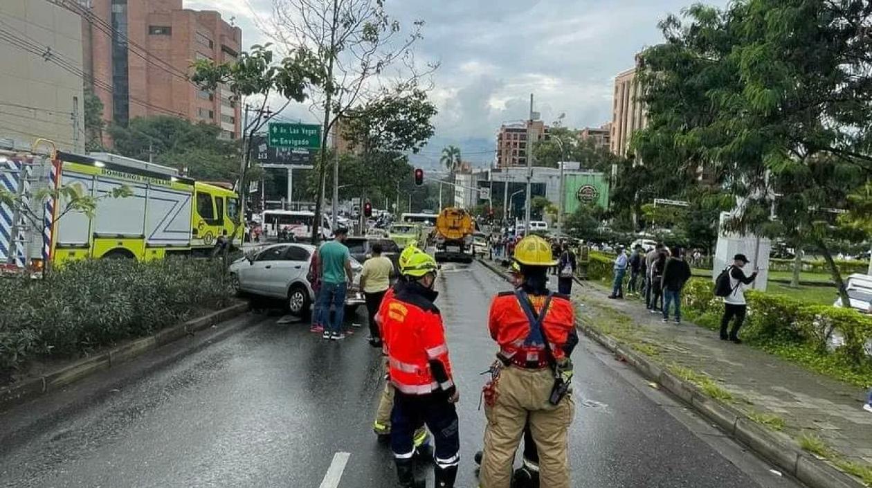 Organismos de socorro atendieron la emergencia en la Avenida El Poblado.