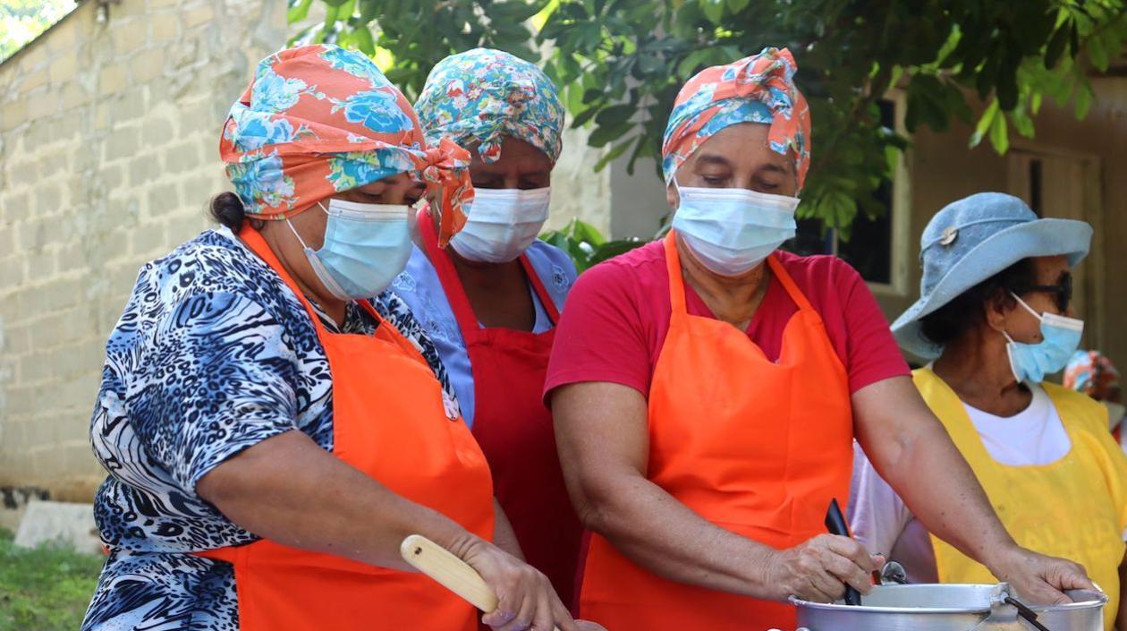   Emprendedoras de la cocina en plena actividad.