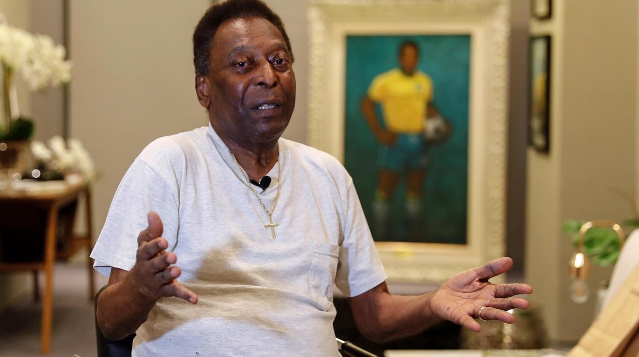 El astro del fútbol Pelé.