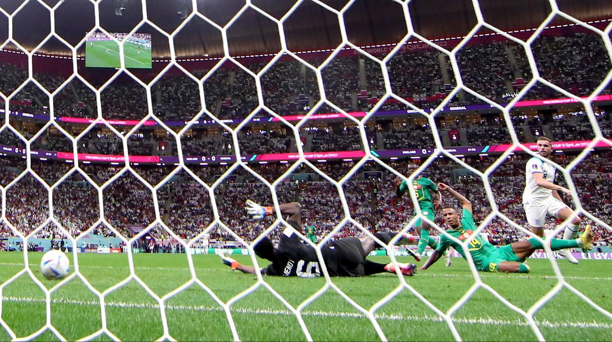 El primer gol de Inglaterra marcado por Jordan Henderson, en el minuto 38.