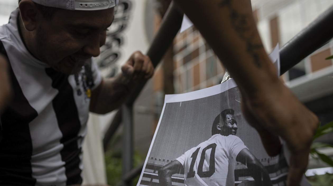 En Brasil los seguidores siguen orando por su recuperación. 