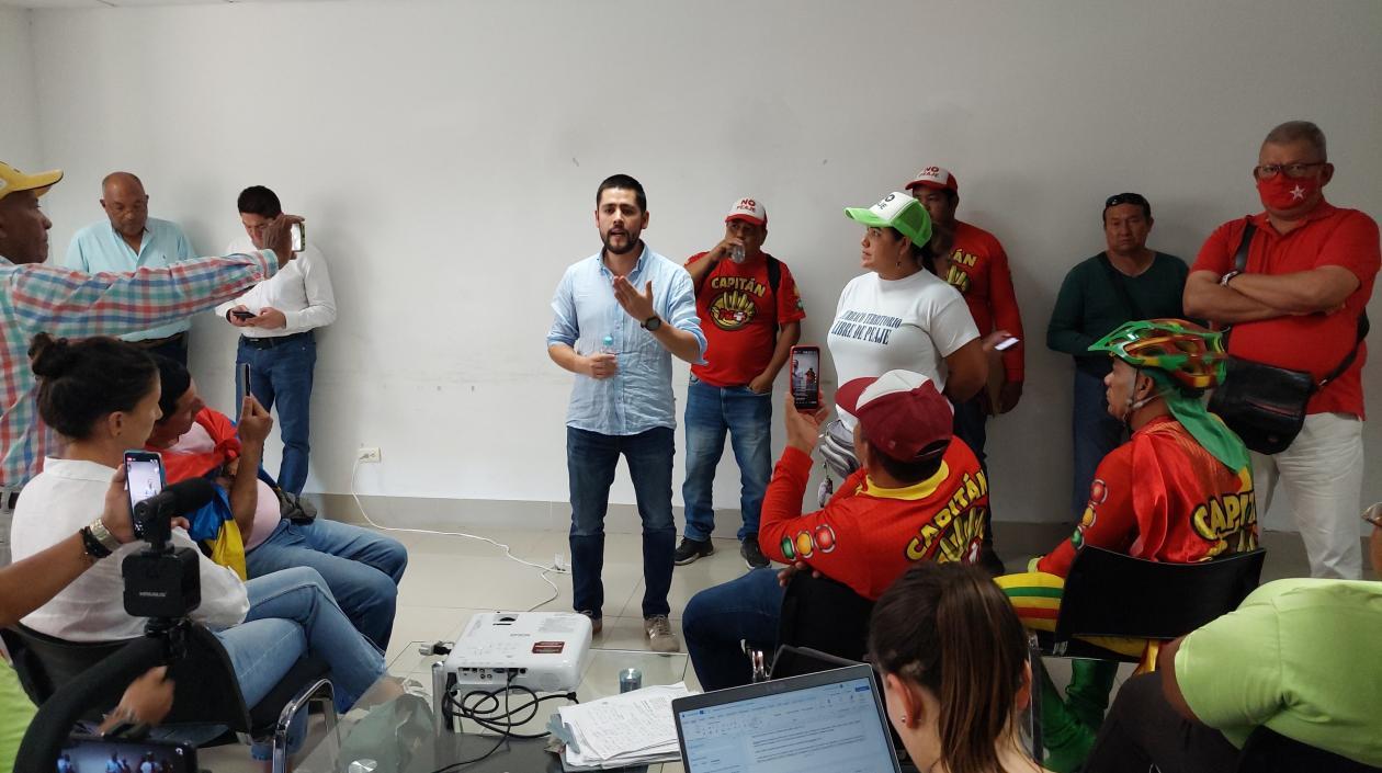 Mesa de diálogo con la comunidad de Turbaco