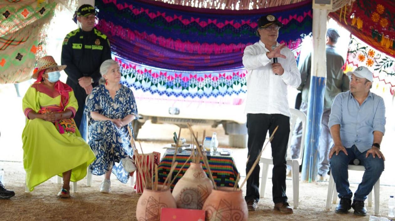 El Presidente Petro durante la presentación del plan de agua potable ‘Wüin Üles’ para La Guajira.