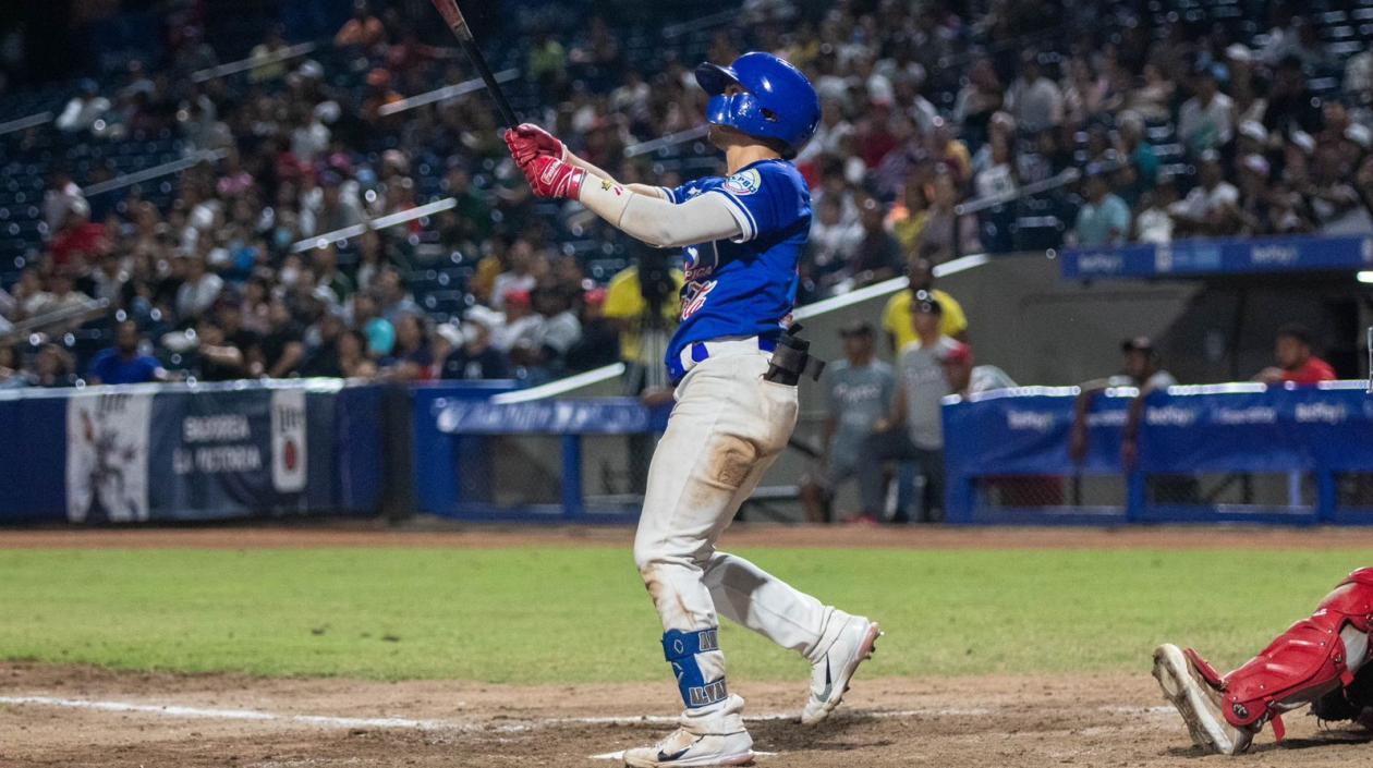 Andrés Álvarez la sacó de jonrón con las bases llenas en el octavo inning.