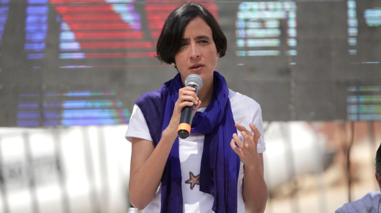 La Ministra del Medio Ambiente escuchando a la comunidad de Santurbán.