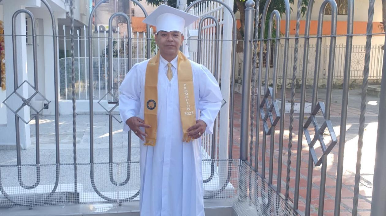 Oswaldo 'El Nene' Mackenzie, luego de la graduación.