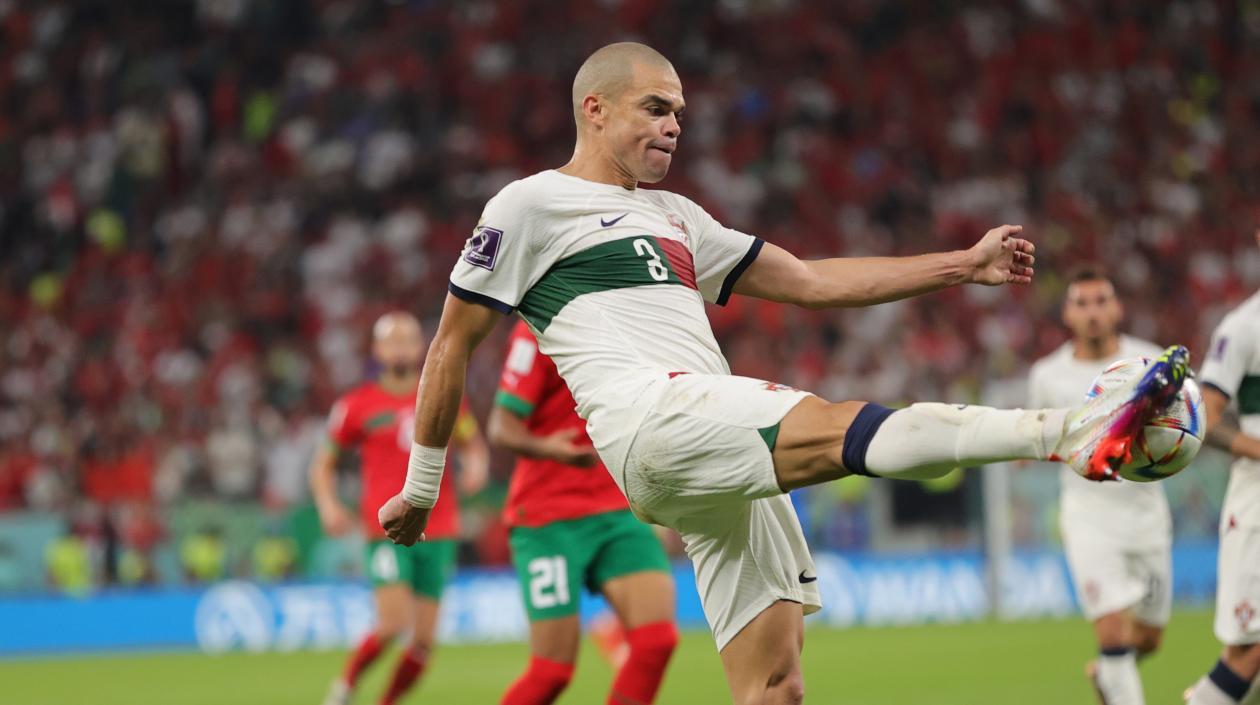 Pepe, veterano defensa central de Portugal.