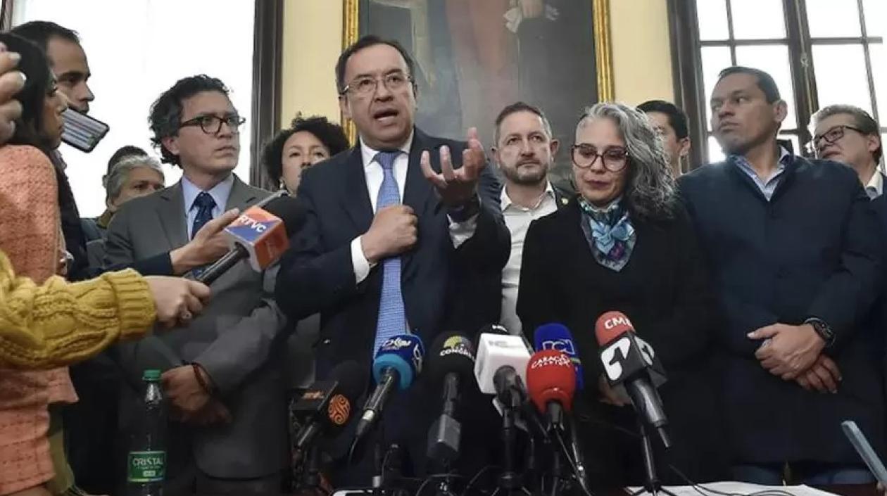 Ministro de Interior, Alfonso Prada, en discusión sobre la Reforma política.