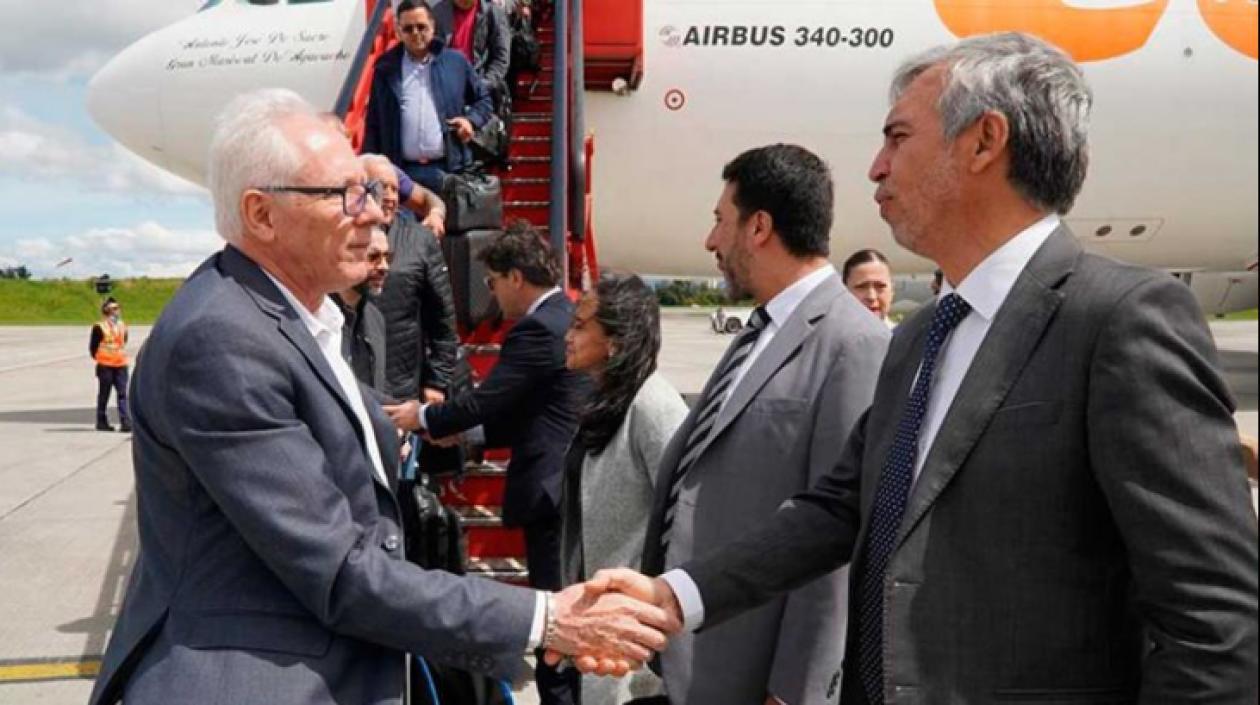 Llegada al país de la delegación venezolana.