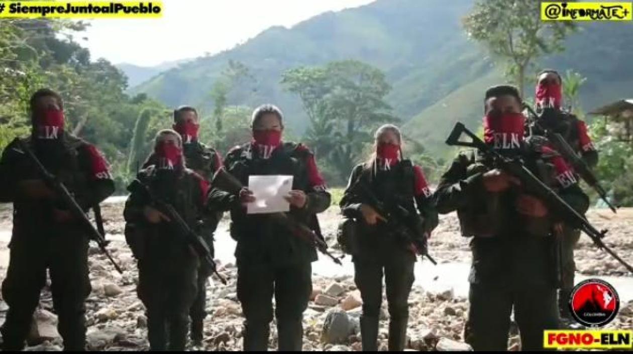 ELN en lectura de un comunicado.