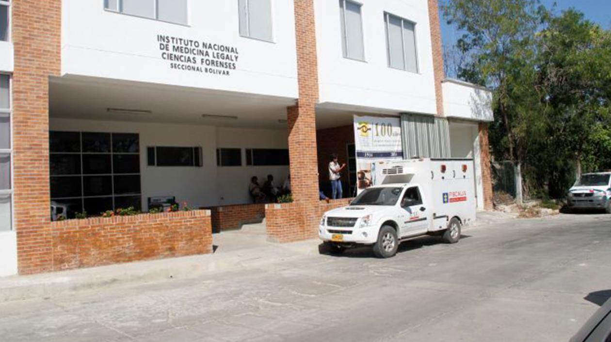 El cuerpo del presunto ladrón fue llevado a Medicina Legal. 