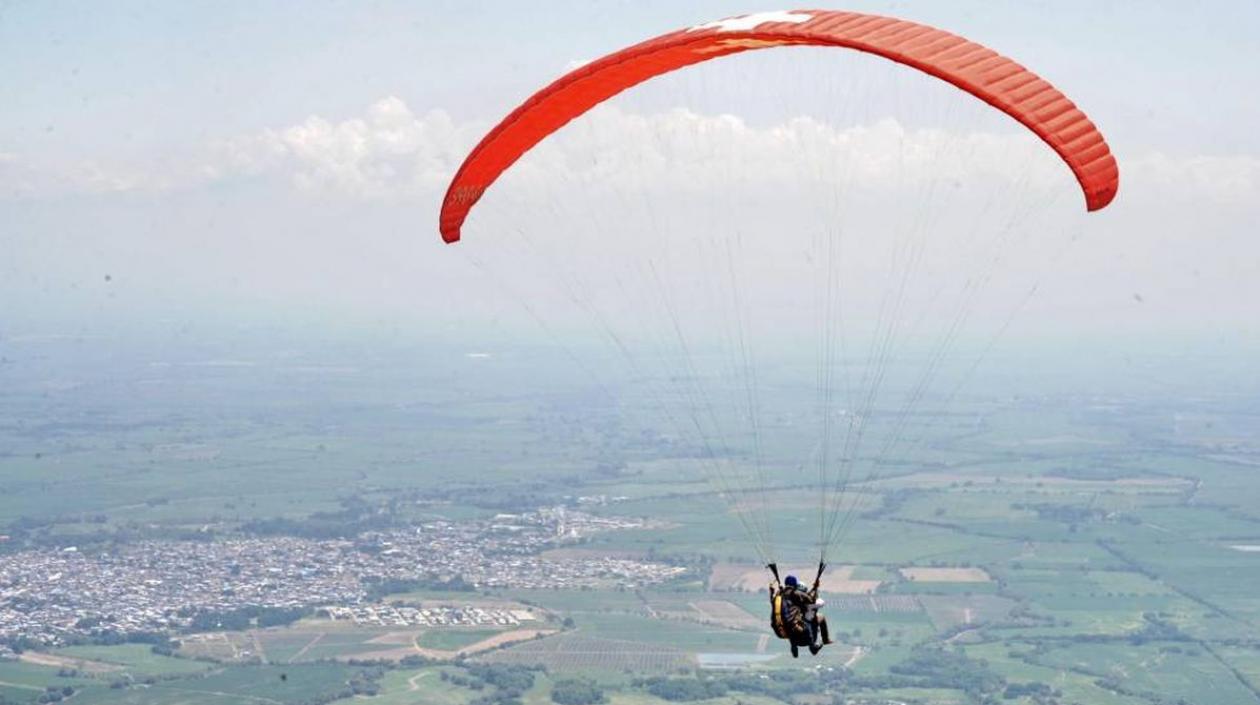 El parapente es una de las actividades deportivas populares en el Valle del Cauca.