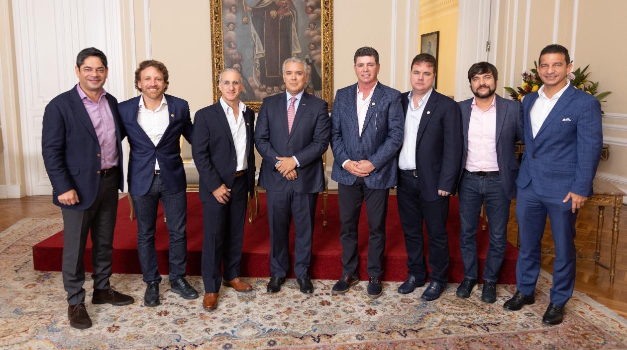Reunión de Duque con Pumarejo y demás autoridades.