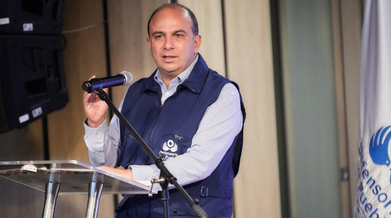 El Defensor del Pueblo, Carlos Camargo.