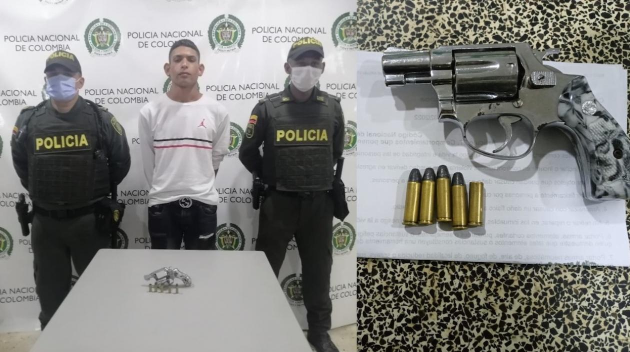 El imputado con los elementos incautados.