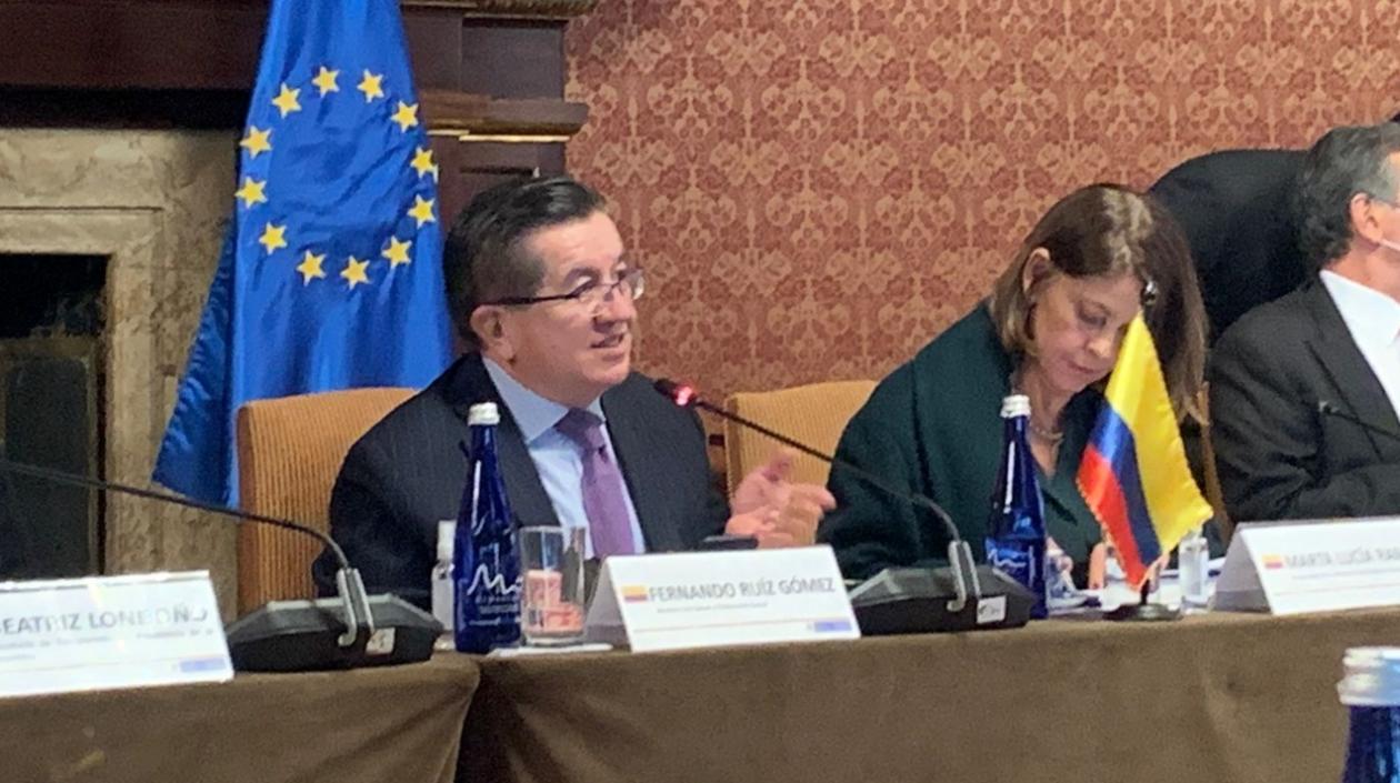 El Ministro de Salud, Fernando Ruiz.