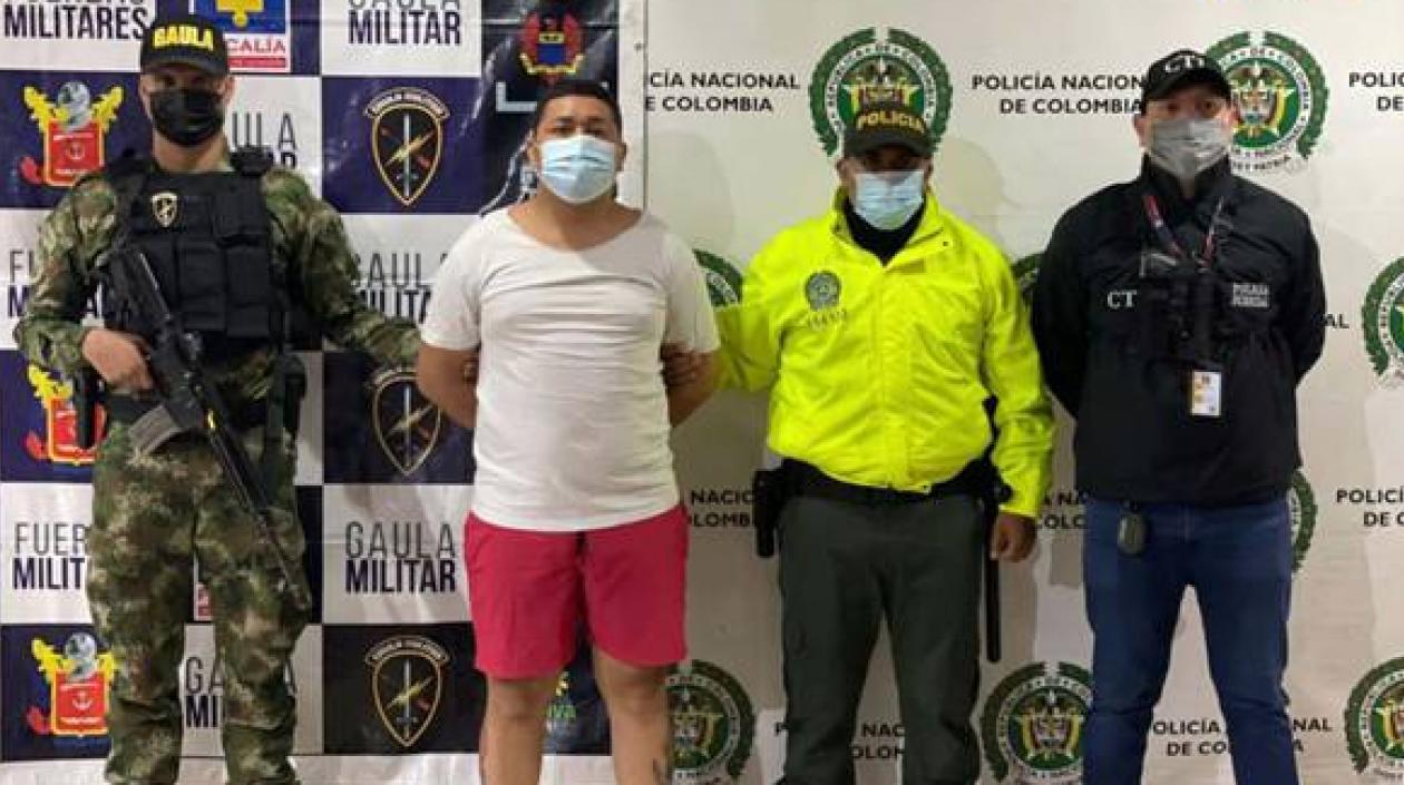 Autoridades presentan a Darinel José Posada Tovar, 'Duende'.