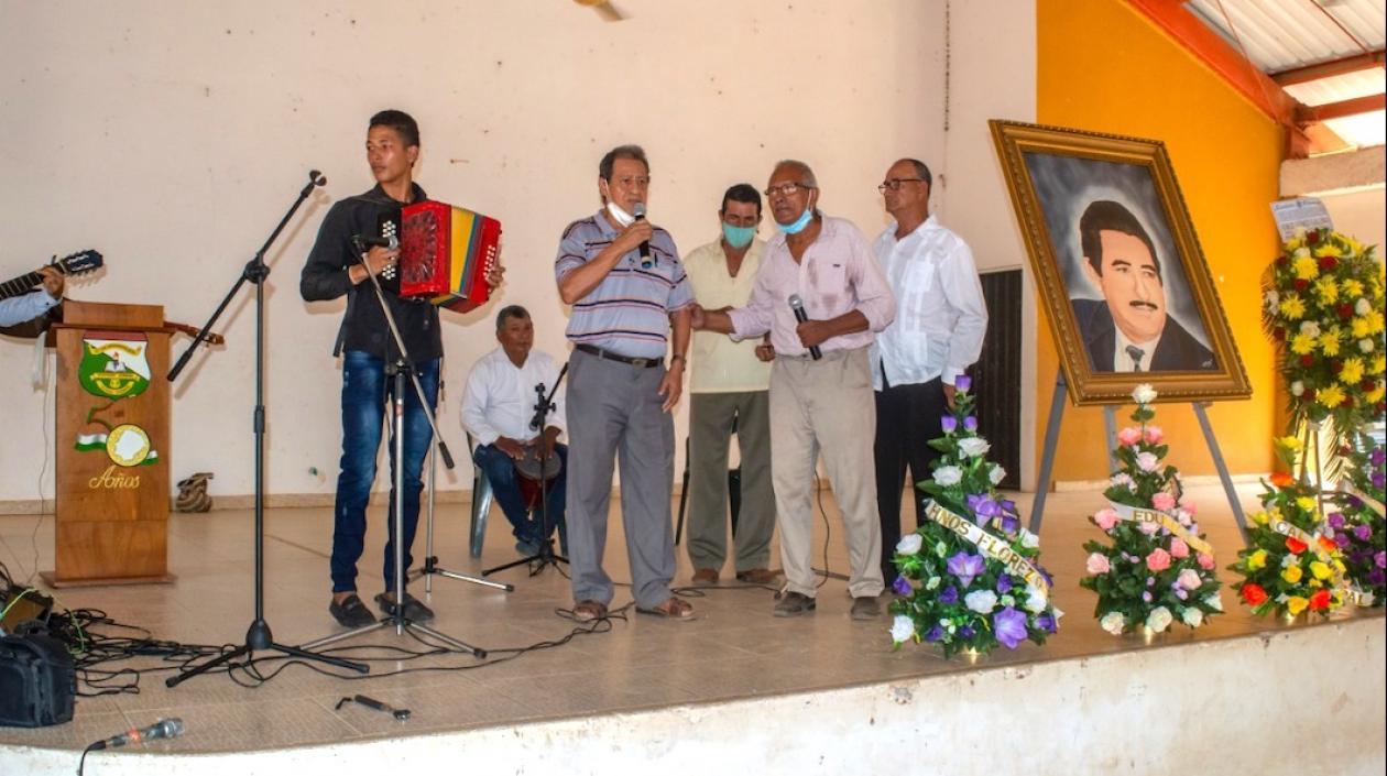 Homenaje de artistas guamaleros al maestro Julio Erazo.