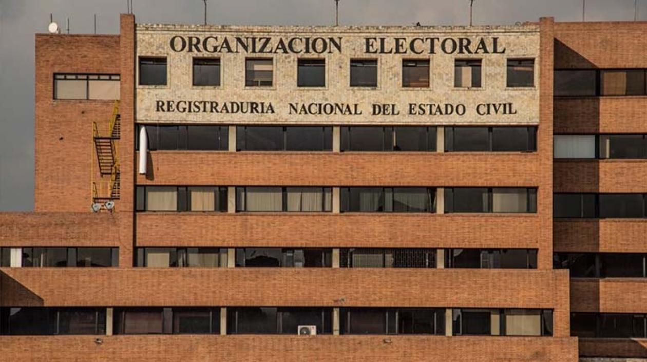 Grave denuncia contra funcionario de Registraduría.