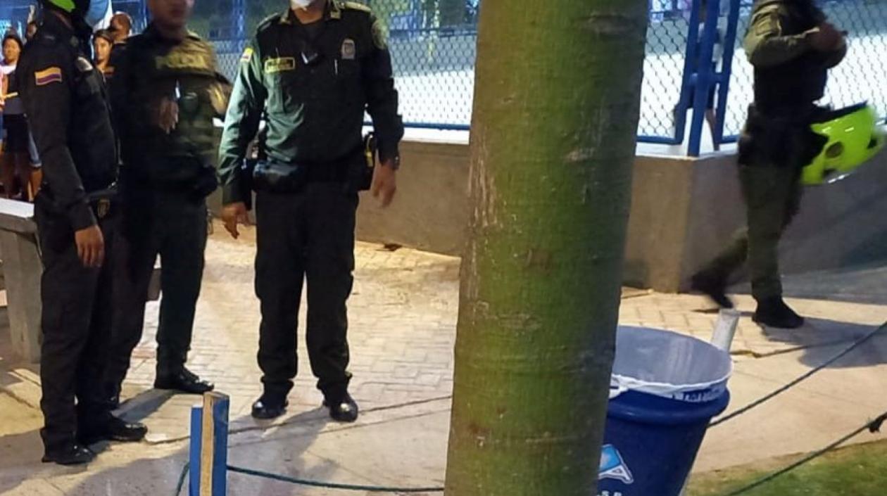 Policía en el lugar donde fue asesinado el hombre en La Manga.