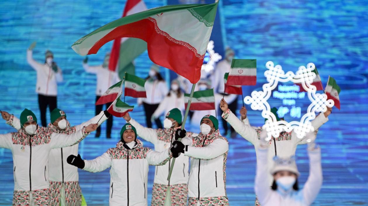 Hossein Saveh Shemshaki, abanderado iraní. 