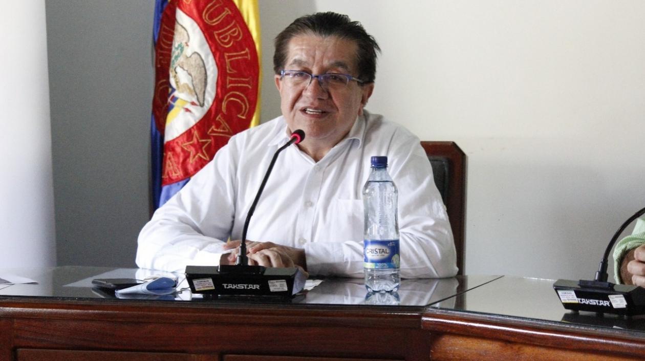 El Ministro de Salud, Fernando Ruiz.